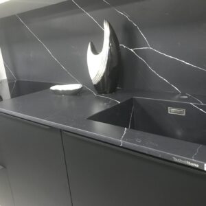 Blat Quartz Poetic Black