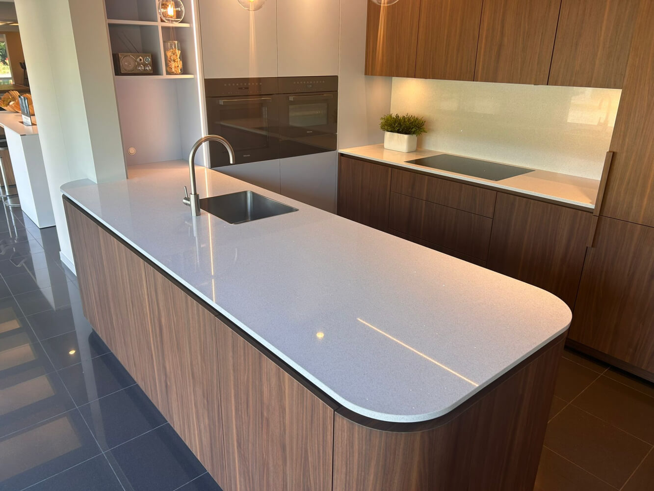 Blat Quartz Starlight White