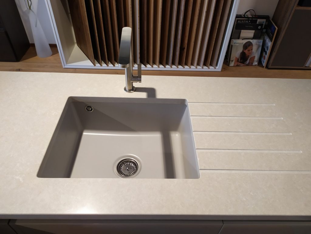 Blat Quartz Noble Ivory